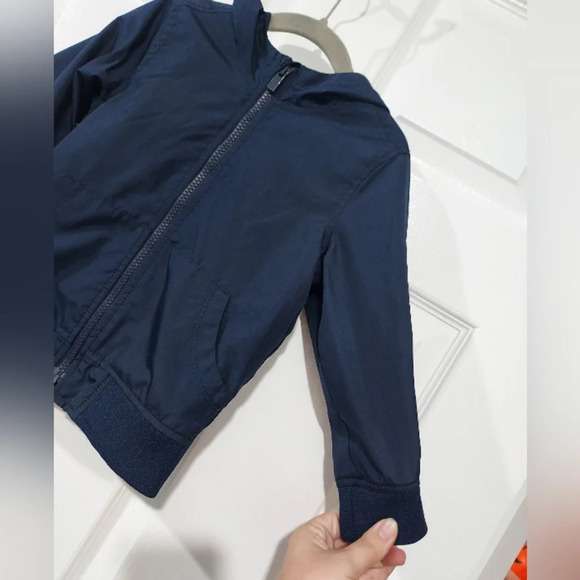 Old Navy Hooded Uniform Windbreaker Jacket in Navy Blue in Size 2T - Picture 3 of 10